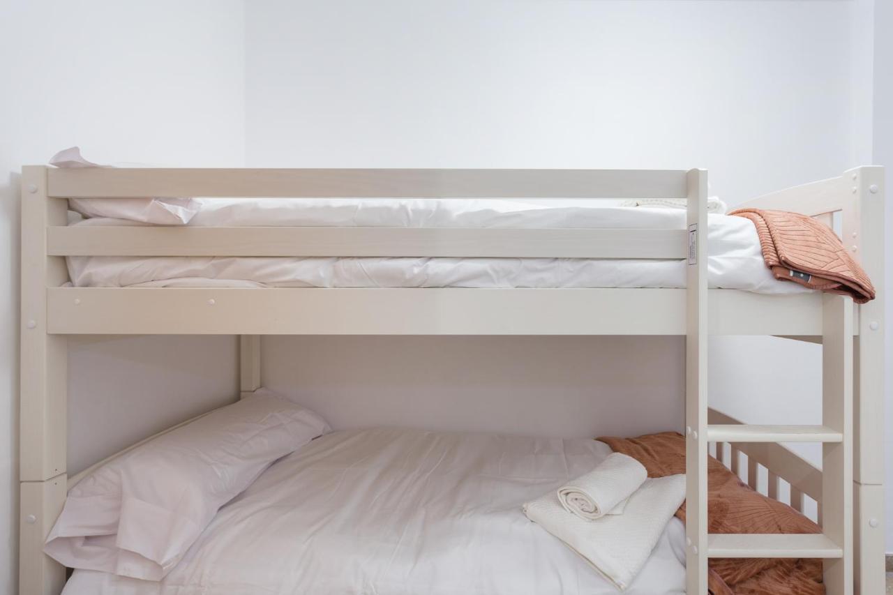 Piso Familiar Cerca Del Centro, Ac Y Wifi Gratis Appartement Valencia Buitenkant foto