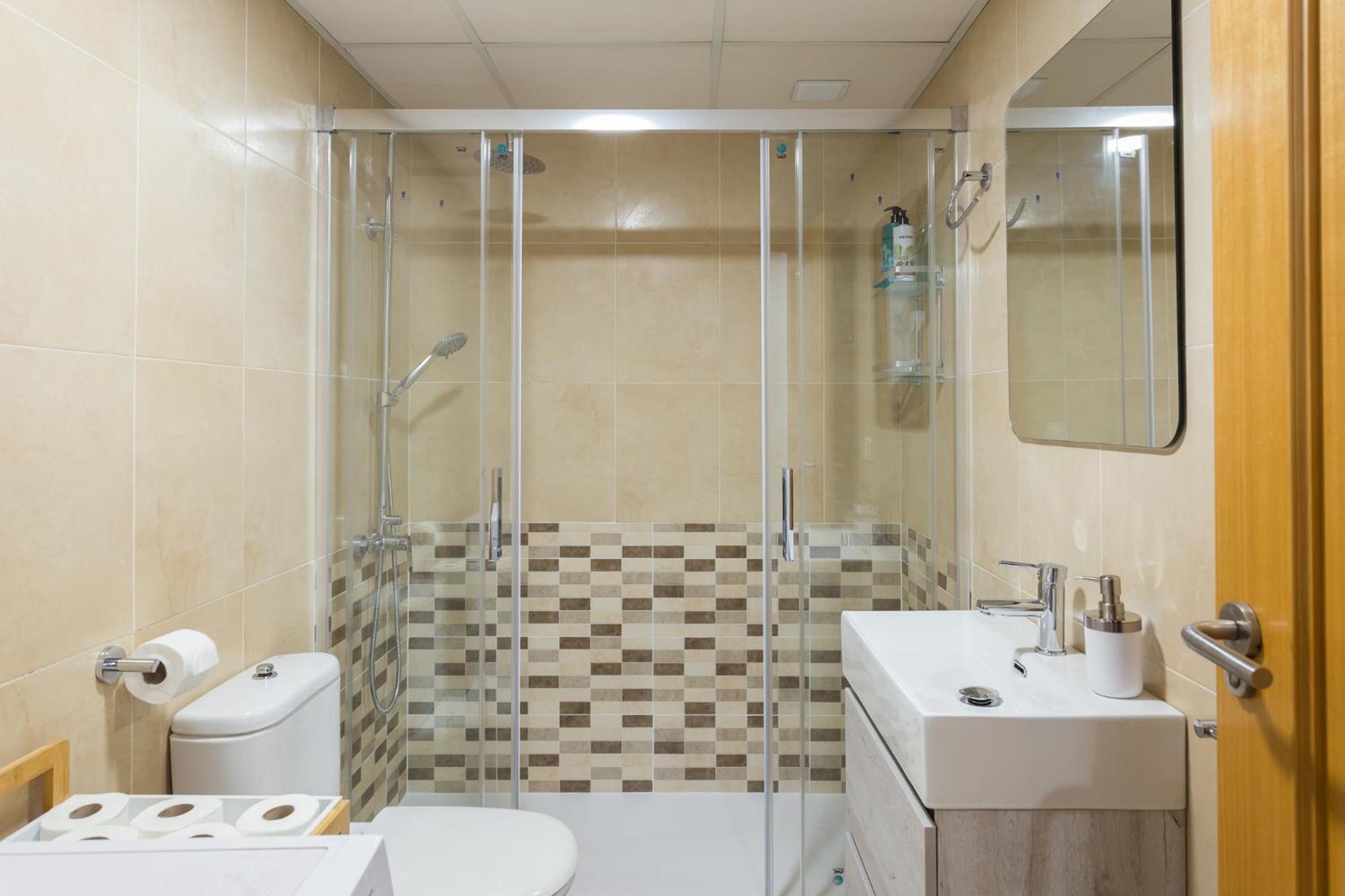 Piso Familiar Cerca Del Centro, Ac Y Wifi Gratis Appartement Valencia Buitenkant foto